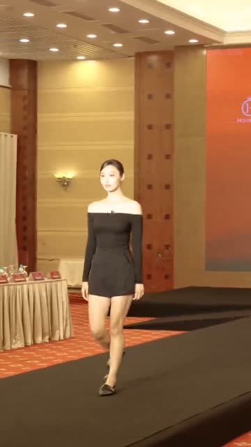 Hậu trường makeup người mẫu Mai Trang