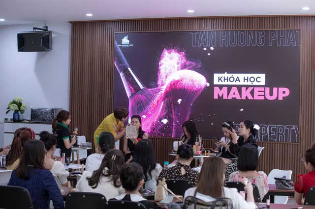 Gương mặt do Thúy Tô Makeup thực hiện — minh hoạ nỗi đau số 10