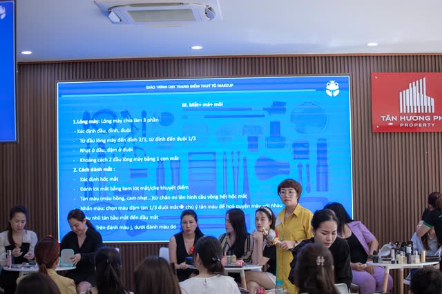 Gương mặt do Thúy Tô Makeup thực hiện — minh hoạ nỗi đau số 16