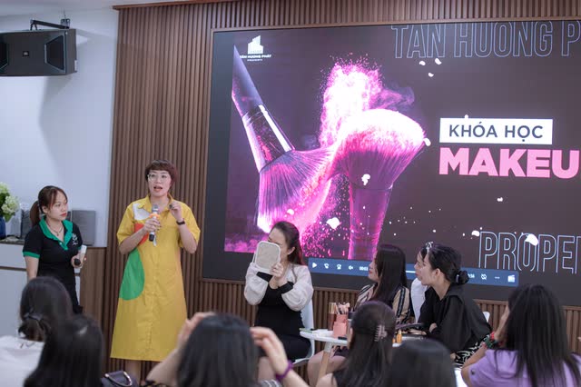 Gương mặt do Thúy Tô Makeup thực hiện — minh hoạ nỗi đau số 12