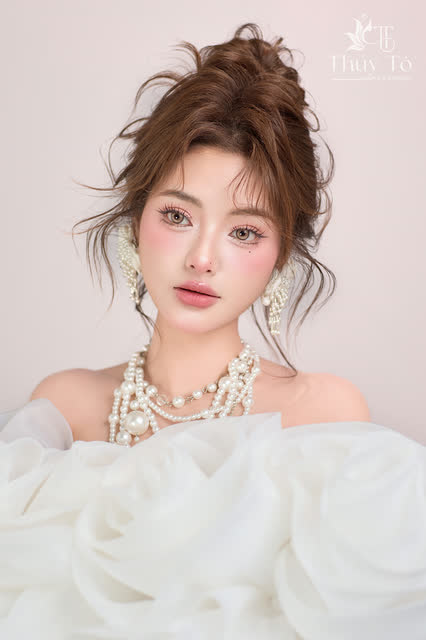 Gương mặt do Thúy Tô Makeup thực hiện — minh hoạ nỗi đau số 5