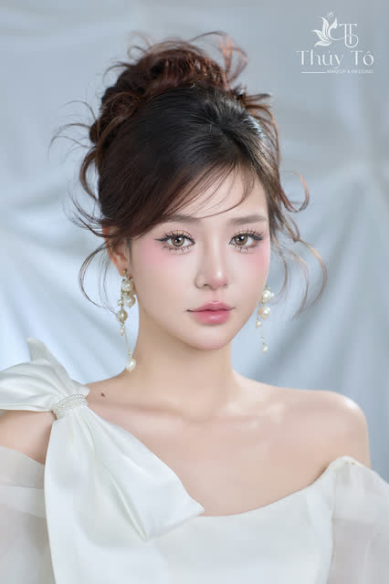 Gương mặt do Thúy Tô Makeup thực hiện — minh hoạ nỗi đau số 3